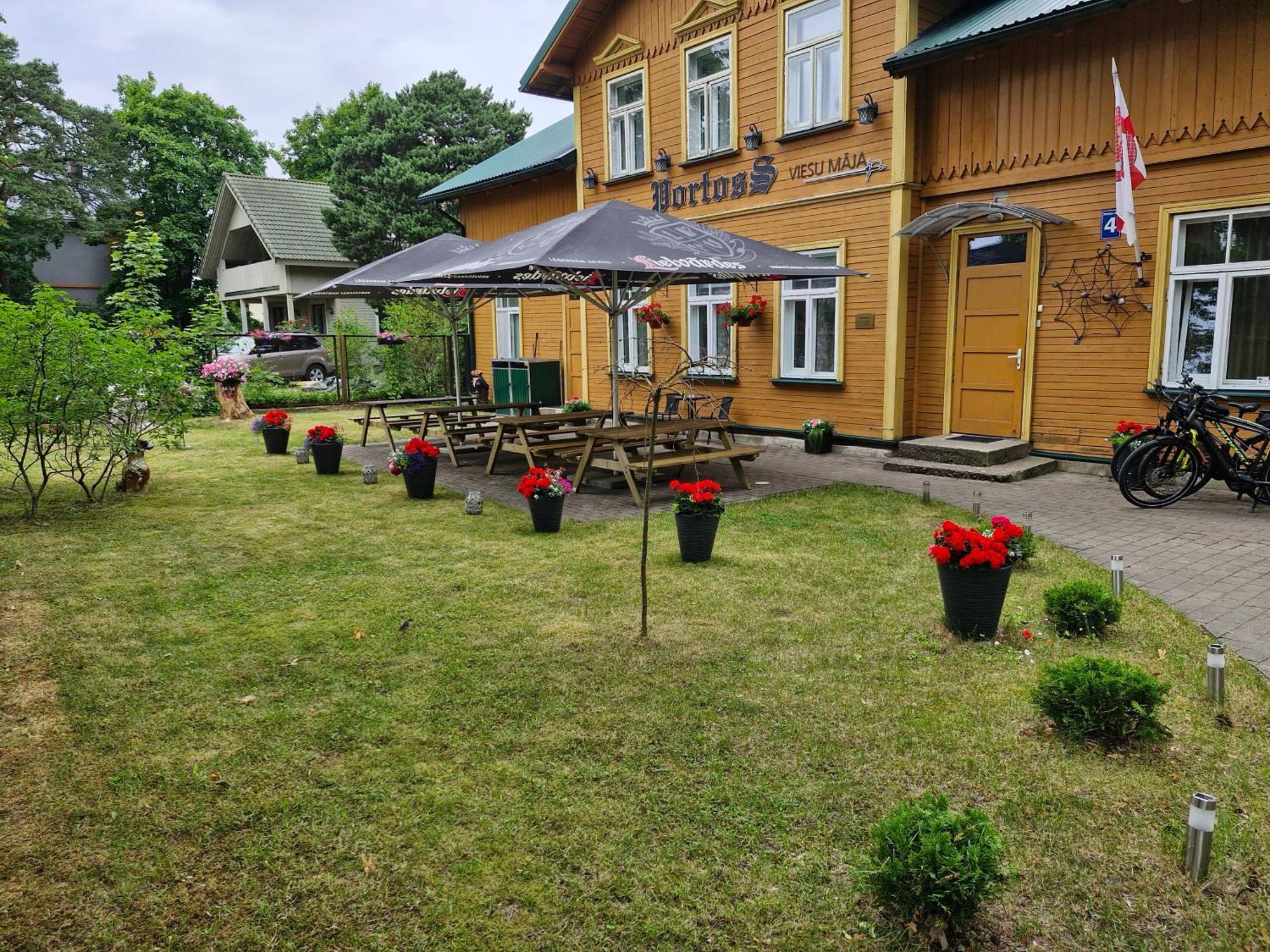 Portoss Hotel Вентспилс Екстериор снимка