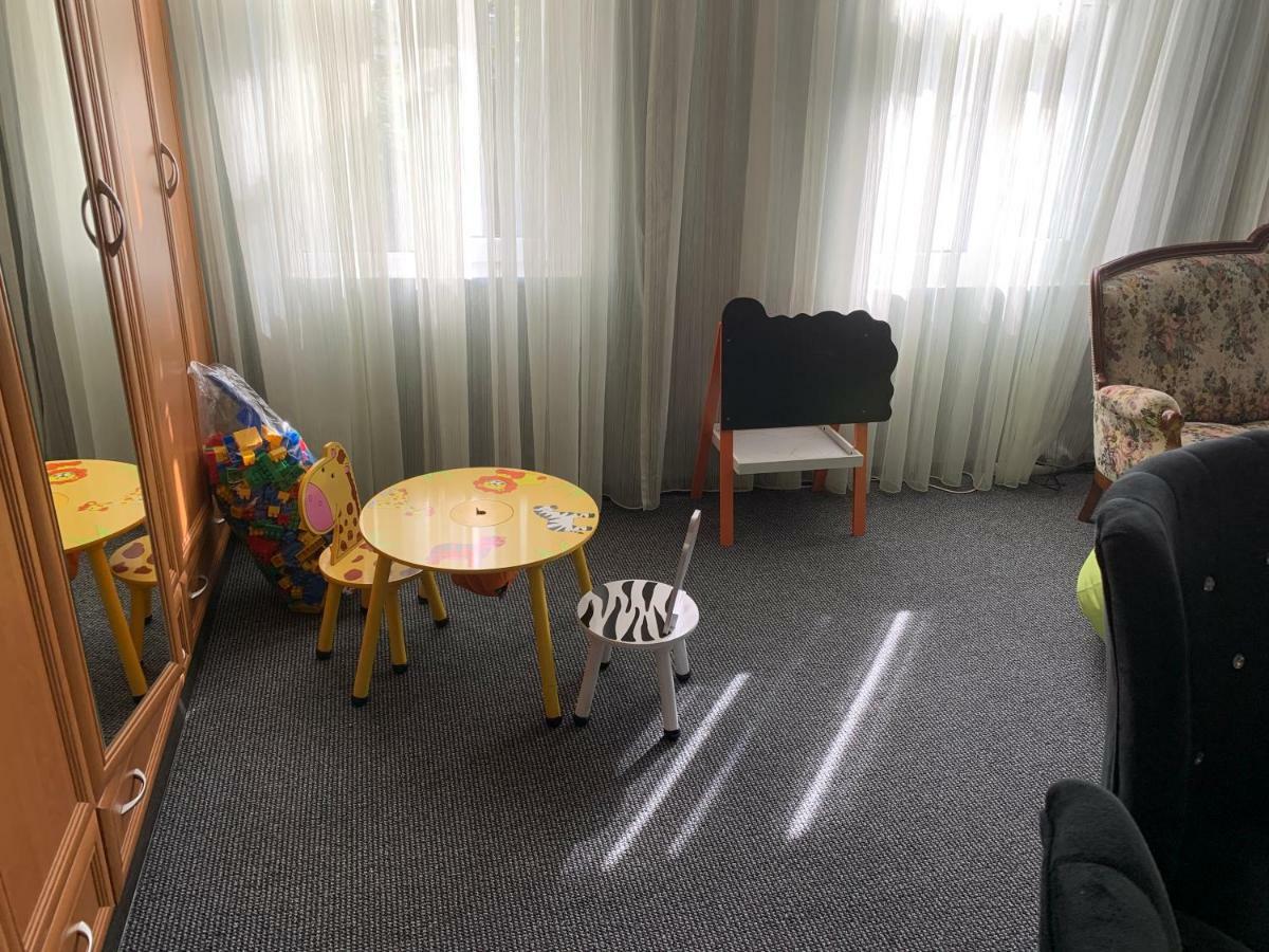Portoss Hotel Вентспилс Екстериор снимка